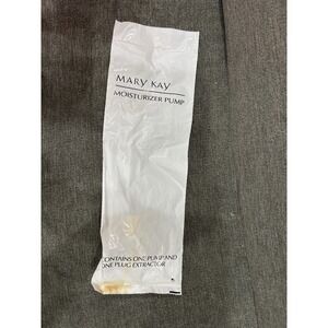 NEW Sealed Mary Kay Body Moisturizer Pump One Pump and One Plug Extractor
